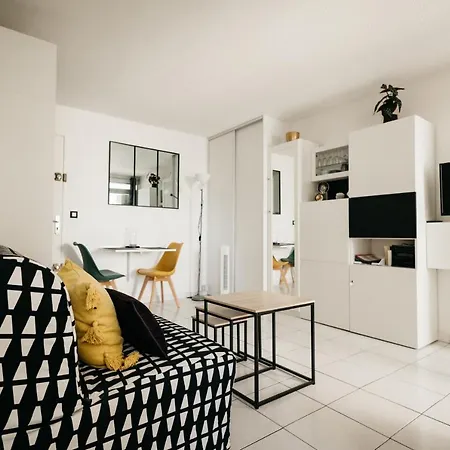 Cosy T1, A 10 Minutes A Pieds Des Plages Fréjus Exterior foto